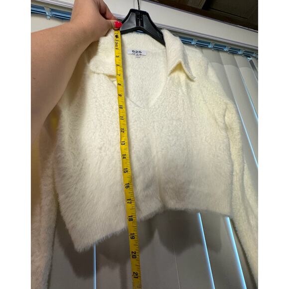 525 Eyelash Soft White Fuzzy Cropped Sweater Holiday Winter Knit Designer - Picture 13 of 16